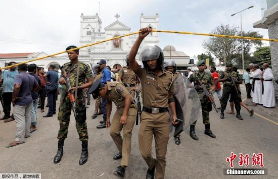 警方21日表示，斯里兰卡首都科伦坡内外的三座教堂和三家酒店发生爆炸。目前还不清楚爆炸的性质。尚无任何组织或个人宣称对爆炸负责。