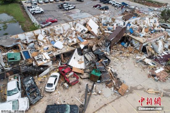 当地时间2019年5月26日，美国俄克拉荷马州埃尔雷诺遭龙卷风袭击，酒店几乎被夷为平地。