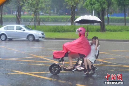 受中西部暴雨天气影响 上海铁路局临时停运多趟列车