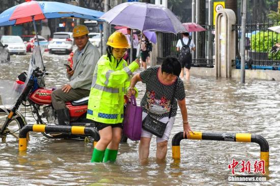 今日黔桂粤等地大雨滂沱 未来三天东北华北多阵性降雨