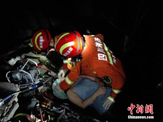 四川长宁6.0级地震救援工作还在紧张进行