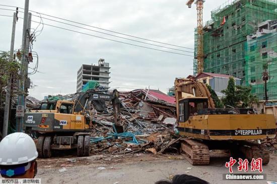 柬埔寨西哈努克省政府及警方当地时间6月22日证实，该省西哈努克市一栋正在建设的七层建筑当天早晨突然坍塌，已造成3人死亡，19人受伤。