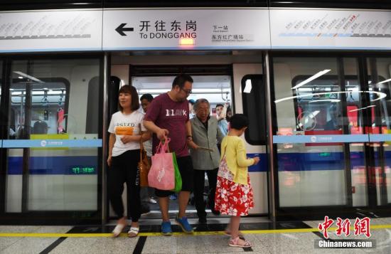 资料图：地铁。<a target='_blank' href='http://www.chinanews.com/'>中新社</a>记者 杨艳敏 摄