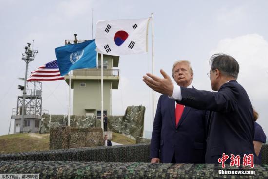 当地时间6月30日下午，正在韩国访问的美国总统特朗普乘坐直升飞机抵达朝韩非军事区。