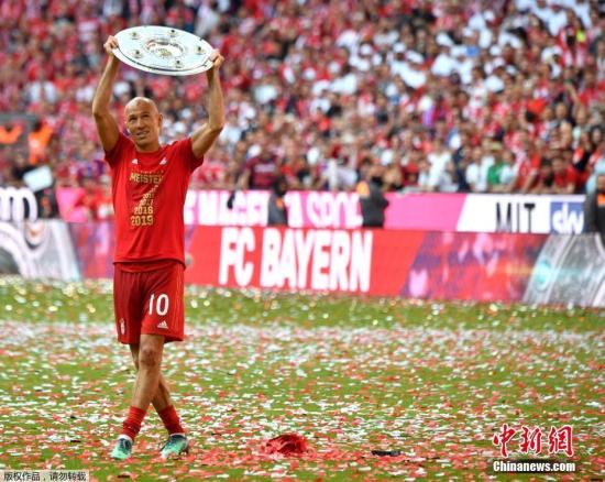 2019年5月18日，拜仁足球俱乐部连续第七年获得德甲冠军，实现德甲冠军“七连庄”。