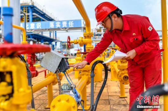 中国全面开放油气勘查开采市场 实行油气探采合一制度民企外资均可进入