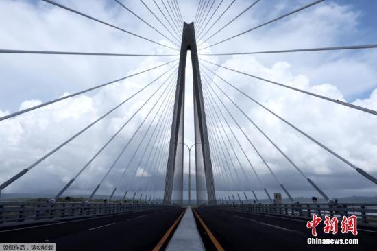 当地时间2019年8月2日，巴拿马科隆，巴拿马运河上的第三座桥——大西洋大桥落成。这是一座将近5公里长的巨大斜拉桥，是该国最长的斜拉桥。