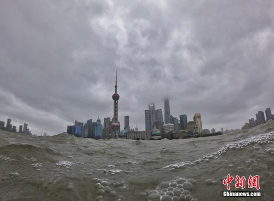 台风“利奇马”来袭 上海转移撤离人员超25万人