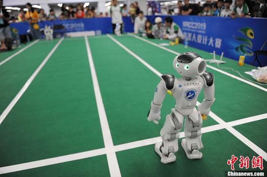 8月23日，2019年世界机器人大会上的机器人“奥运会”。<a target='_blank' href='http://www.chinanews.com/' >中新网</a>记者 李骏 摄