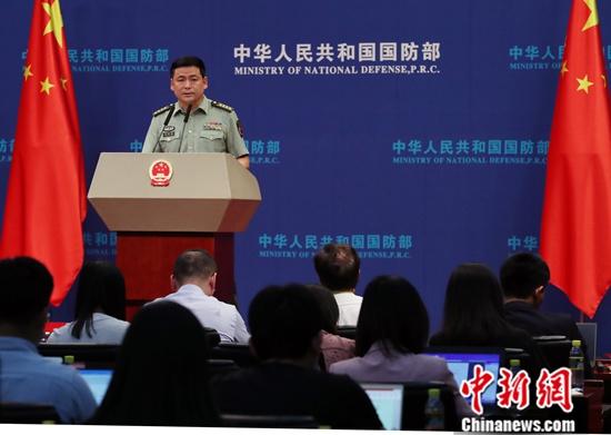 8月29日，中国国防部新闻发言人任国强在北京表示，美售台武器，丝毫改变不了中国必然统一的历史大势，丝毫改变不了两岸力量对比的根本态势。中方有坚定的意志、充分的信心、足够的能力挫败任何形式的外部势力干涉和“台独”分裂行径。<a target='_blank' href='http://www.chinanews.com/'>中新社</a>记者 宋吉河 摄
