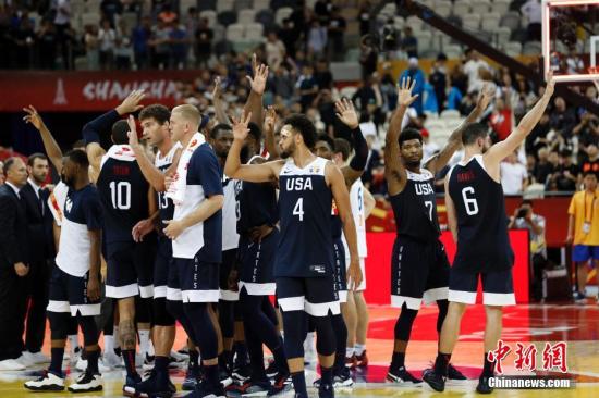 男篮世界杯E组首轮，美国队战胜捷克队取得“开门红”。 汤彦俊 摄