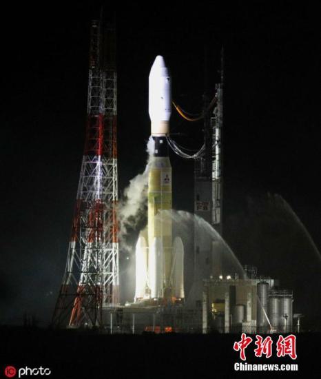 当地时间9月11日，日本鹿儿岛，日本一枚H2B火箭原定11日上午发射，给国际空间站送去“鹳”号货运飞船，但发射前，火箭发射台发生火灾，发射被紧急取消。图片来源：ICphoto