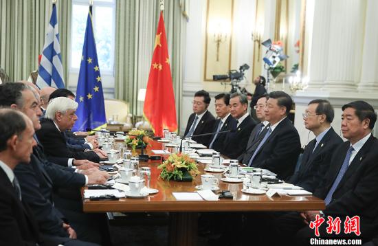 当地时间11月11日，中国国家主席习近平在雅典同希腊总统帕夫洛普洛斯会谈。<a target='_blank' href='http://www.chinanews.com/'>中新社</a>记者 盛佳鹏 摄