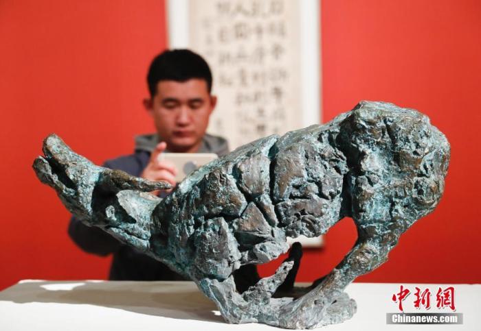11月26日，由中国美术馆主办的“自知者明——熊秉明艺术展”在中国美术馆开幕。 <a target='_blank' href='http://www.chinanews.com/'>中新社</a>记者 杜洋 摄