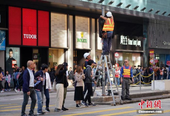 自香港修例风波以来，交通灯成为示威者的攻击目标，至今共有730组交通灯被暴力破坏。 <a target='_blank' href='http://www.chinanews.com/'>中新社</a>记者 张炜 摄