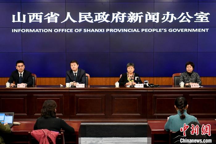 1月22日18时30分,记者从山西省政府新闻办举行的新闻发布会上获悉,中国国家卫生健康委确认山西首例新型冠状病毒感染的肺炎确诊病例。中新社记者 韦亮 摄 1月22日18时30分,记者从山西省政府新闻办举行的新闻发布会上获悉,中国国家卫生健康委确认山西首例新型冠状病毒感染的肺炎确诊病例。中新社记者 韦亮 摄