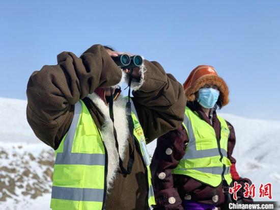 资料图为2019年3月22日，黄河源头玛多县，当地生态管护员们进行巡护。<a target='_blank' href='http://www.chinanews.com/'>中新社</a>记者 孙睿 摄