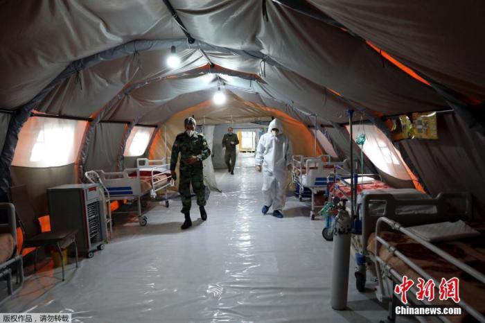 当地时间3月26日，伊朗德黑兰国际展览中心，士兵在刚建设好的医疗中心。