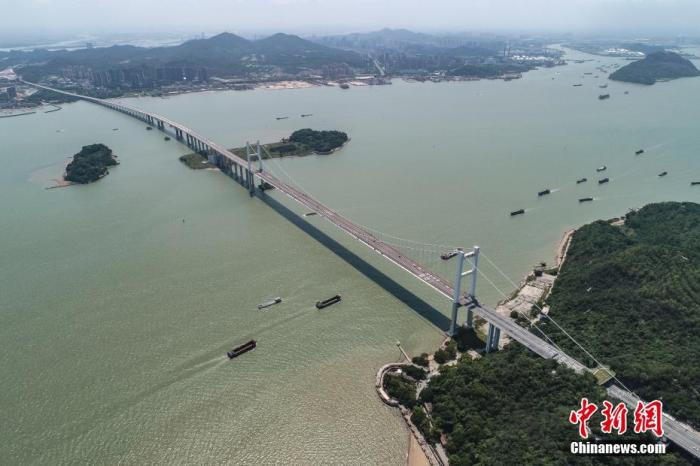 5月15日，广东省交通集团发布消息称，当天9时，虎门大桥恢复交通。图为航拍虎门大桥。
中新社记者 陈骥旻 摄