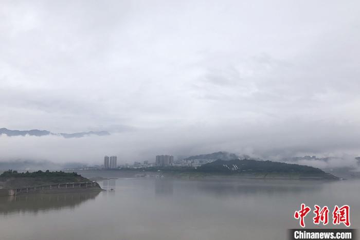 图为洪水进入三峡水库。
中新社记者 郭晓莹 摄