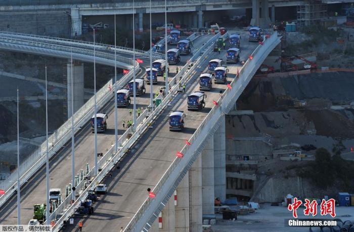 当地时间2020年7月19日，意大利热那亚，新热那亚大桥在正式启用前进行静态测试。