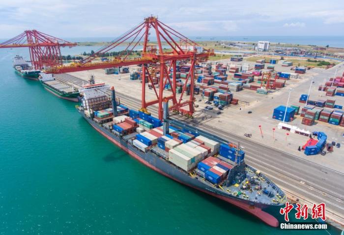 海南自贸港首条洲际航线开通运营 填补了航线空白