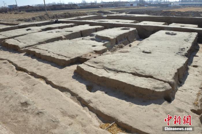 11月9日，位于内蒙古呼和浩特市的汉代单体夯土高台建筑发掘现场。<a target='_blank' href='http://www.chinanews.com/'>中新社</a>记者 刘文华 摄