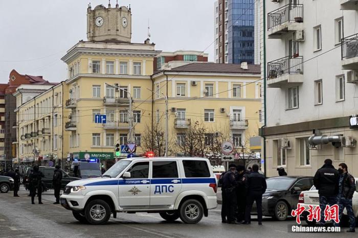 俄罗斯车臣共和国首府格罗兹尼2020年12月28日发生恐怖分子袭击警察事件，造成一名警察死亡、一名警察受伤，两名恐怖分子被打死。图片来源：ICphoto