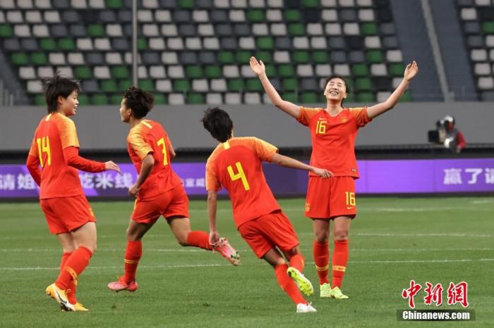 中國隊通過加時賽以2比2戰平韓國隊，從而以總比分4比3戰勝韓國女足，晉級東京奧運會。 <a target='_blank' >中新社</a>記者 泱波 攝