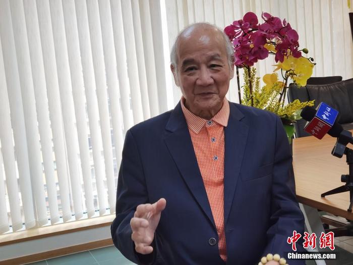 前香港特别行政区事务顾问、中华海外联谊会理事施学概接受<a target='_blank' href='http://www.chinanews.com/' rel=