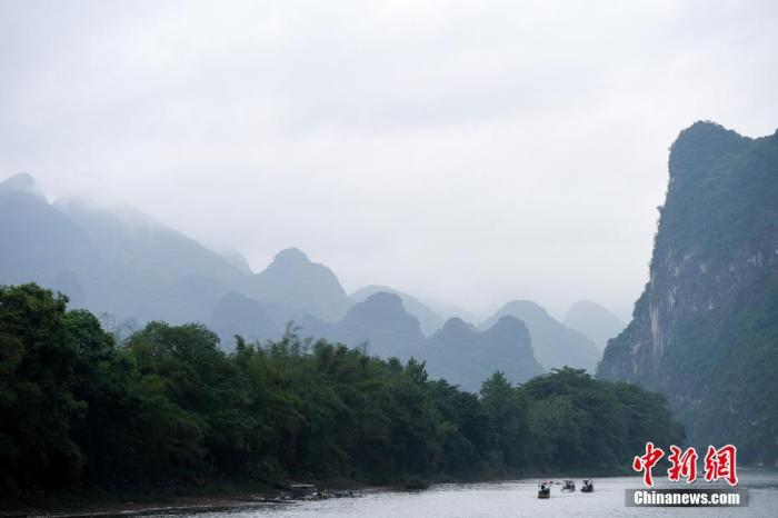 资料图：桂林漓江山水风景。 中新社记者 俞靖 摄