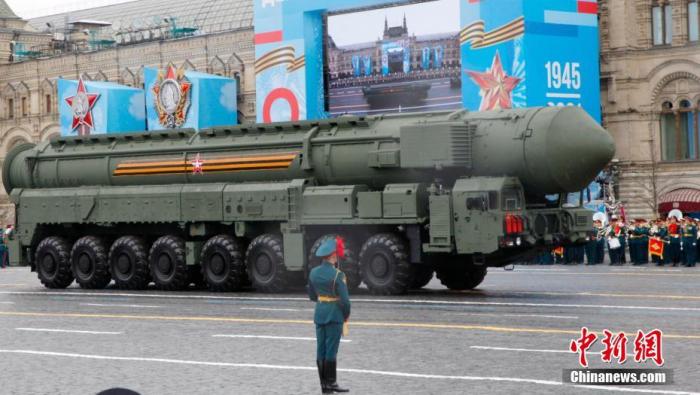 当地时间5月9日，俄罗斯在莫斯科红场举行盛大阅兵式，纪念卫国战争胜利76周年。 <a target='_blank' href='http://www.chinanews.com/'>中新社</a>记者 王修君 摄 　