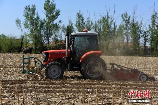 China vows to strengthen black soil protection