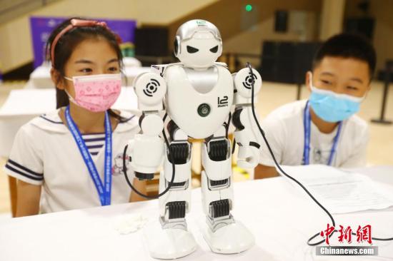 China boasts 4,400 AI firms as sector leads industrial transformation