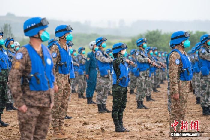 访维和演习中国步兵分队：走下演练场，出征为和平