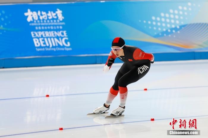 图为中国选手杨滨瑜在女子3000米比赛中。 <a target='_blank' href='/'>中新社</a>记者 富田 摄 　