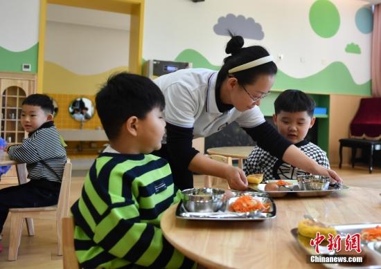 China's new preschool education law emphasizes enhancing qualifications for kindergarten teachers