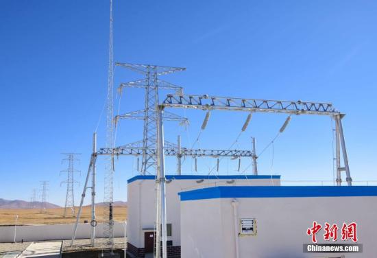 Ultra-high altitude wind farm begins operation in Tibet