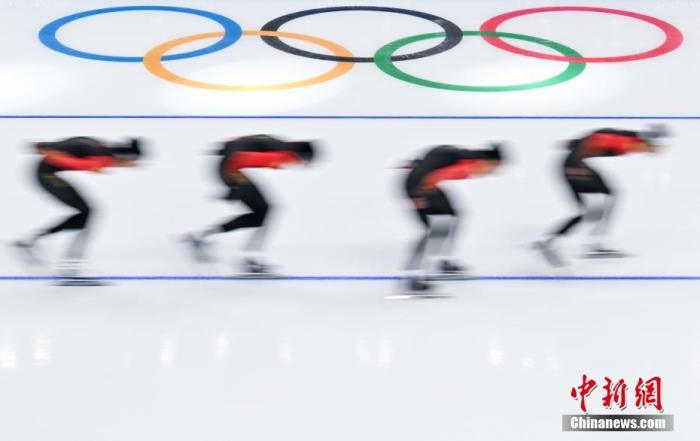 1月29日，北京，中国队队员在训练中。当日，中国速度滑冰队在国家速滑馆“冰丝带”进行训练，备战北京冬奥会比赛。 <a target='_blank' href='/'>中新社</a>记者 何蓬磊 摄
