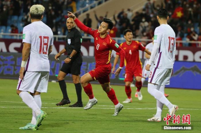 国足1:3不敌越南，无缘卡塔尔世界杯。 图片来源：视觉中国