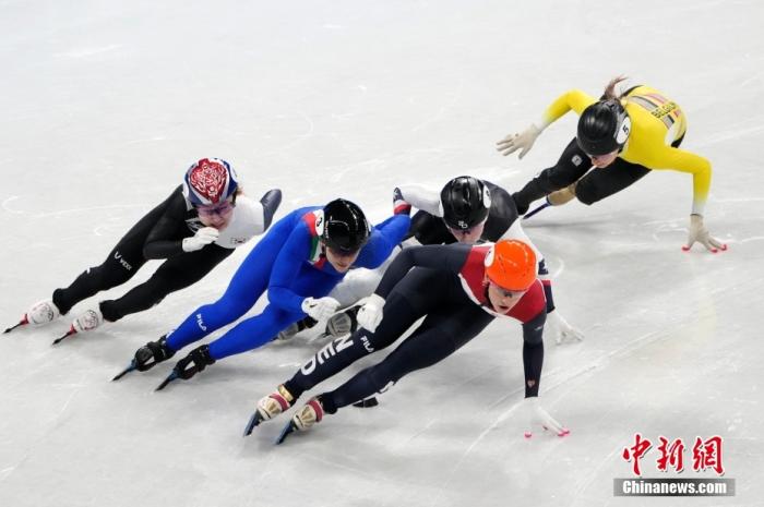 2月11日，北京2022年冬奥会短道速滑女子1000米决赛在首都体育馆举行。荷兰选手苏珊娜·舒尔廷夺得冠军。 <a target='_blank' href='/'>中新社</a>记者 毛建军 摄