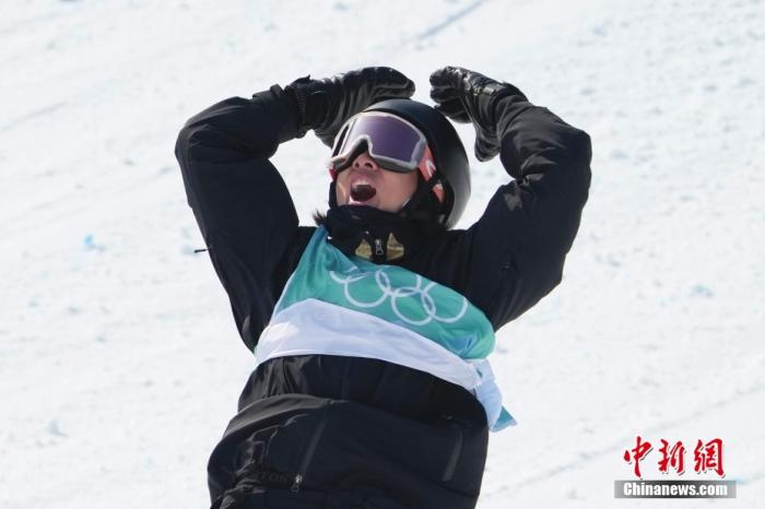 苏翊鸣：笑傲“雪飞天”