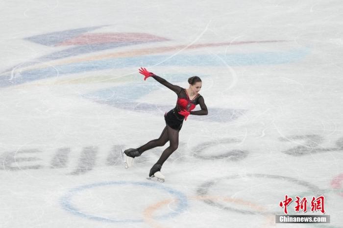 2月17日，俄罗斯奥委会选手卡米拉·瓦利耶娃在比赛中。当日，北京2022年冬奥会花样滑冰女子单人滑自由滑比赛在首都体育馆举行。 <a target='_blank' href='/'>中新社</a>记者 毛建军 摄