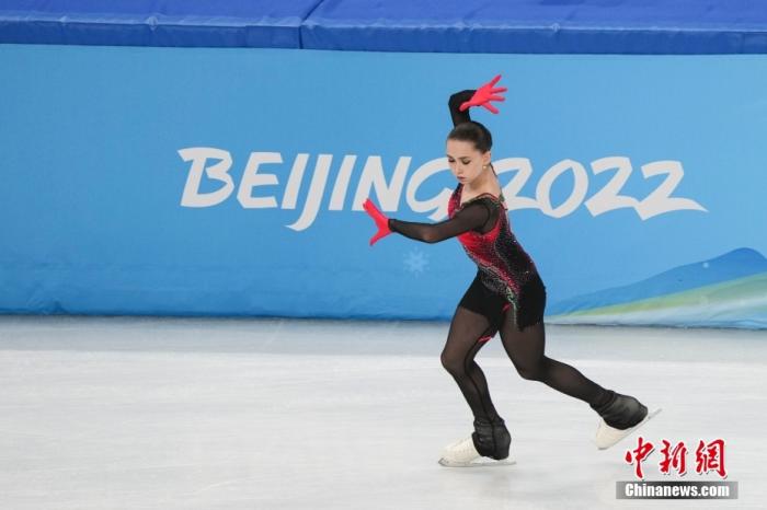 2月17日，俄罗斯奥委会选手卡米拉·瓦利耶娃在比赛中。当日，北京2022年冬奥会花样滑冰女子单人滑自由滑比赛在首都体育馆举行。 <a target='_blank' href='/'>中新社</a>记者 毛建军 摄
