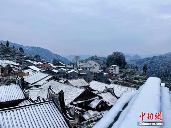 宁德福安南岩村白雪装点古村落，更显古韵悠长。 王进清 摄