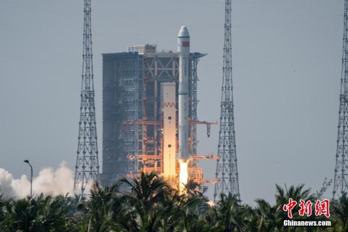 2月27日11时06分，中国在文昌航天发射场使用长征八号运载火箭成功将22颗卫星发射升空，创造中国一箭多星新纪录。 <a target='_blank' href='/'>中新社</a>记者 骆云飞 摄