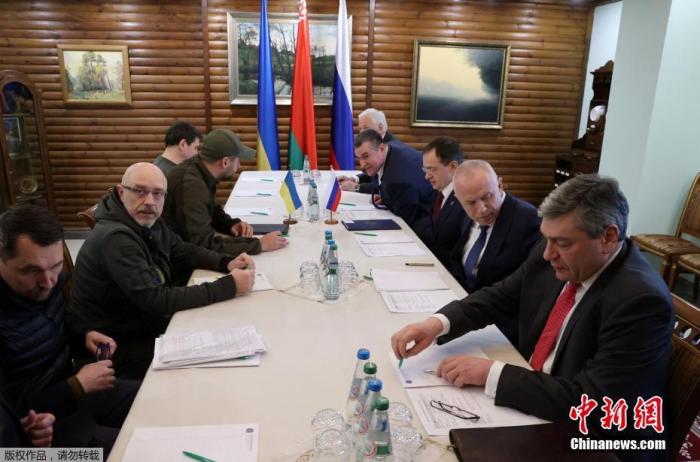 当地时间3月3日，俄罗斯与乌克兰双方代表团在白俄罗斯境内举行了第二轮谈判。