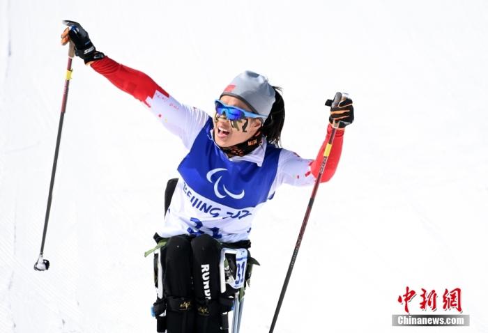 中国队第17金 杨洪琼夺得越野滑雪女子7.5公里（坐姿组）金牌