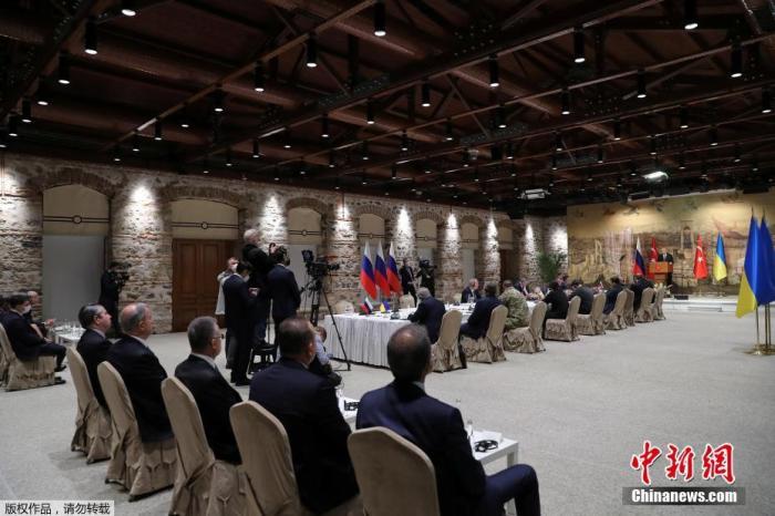 當地時間3月29日，俄羅斯和烏克蘭代表團在土耳其伊斯坦布爾展開新一輪面對面談判。