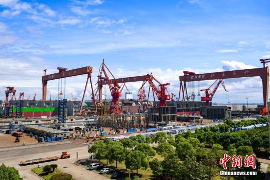 China dominates global shipbuilding industry in H1 2023